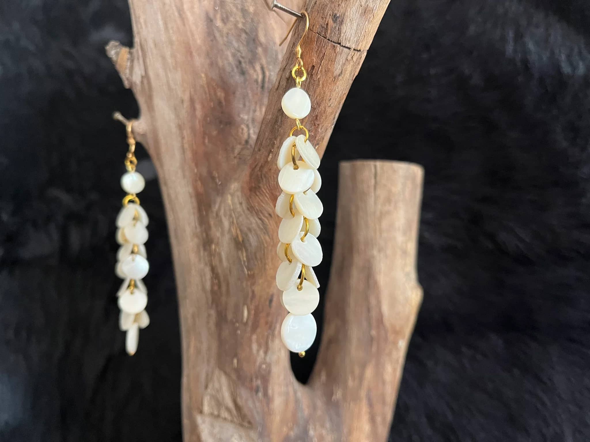Boucles d’oreilles Nacre Blanche Cascade image principale