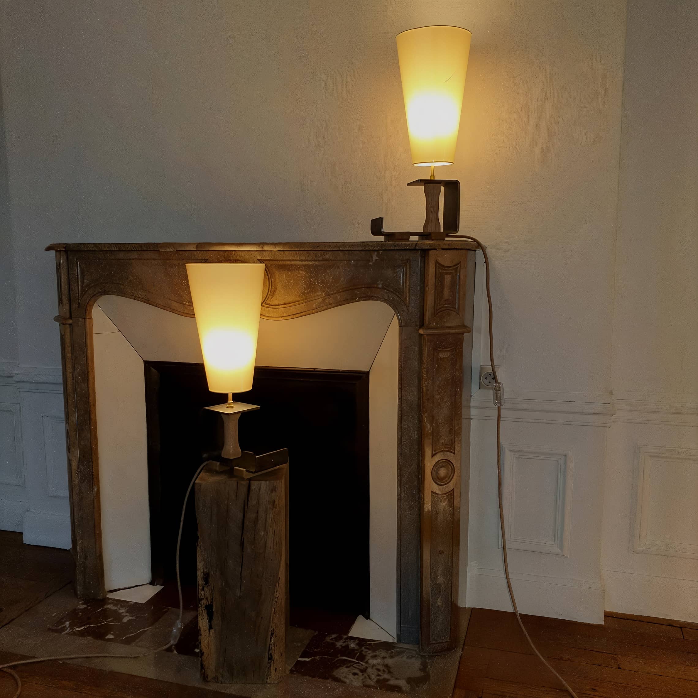 Paire de luminaires Art Déco, chêne massif & métal image principale