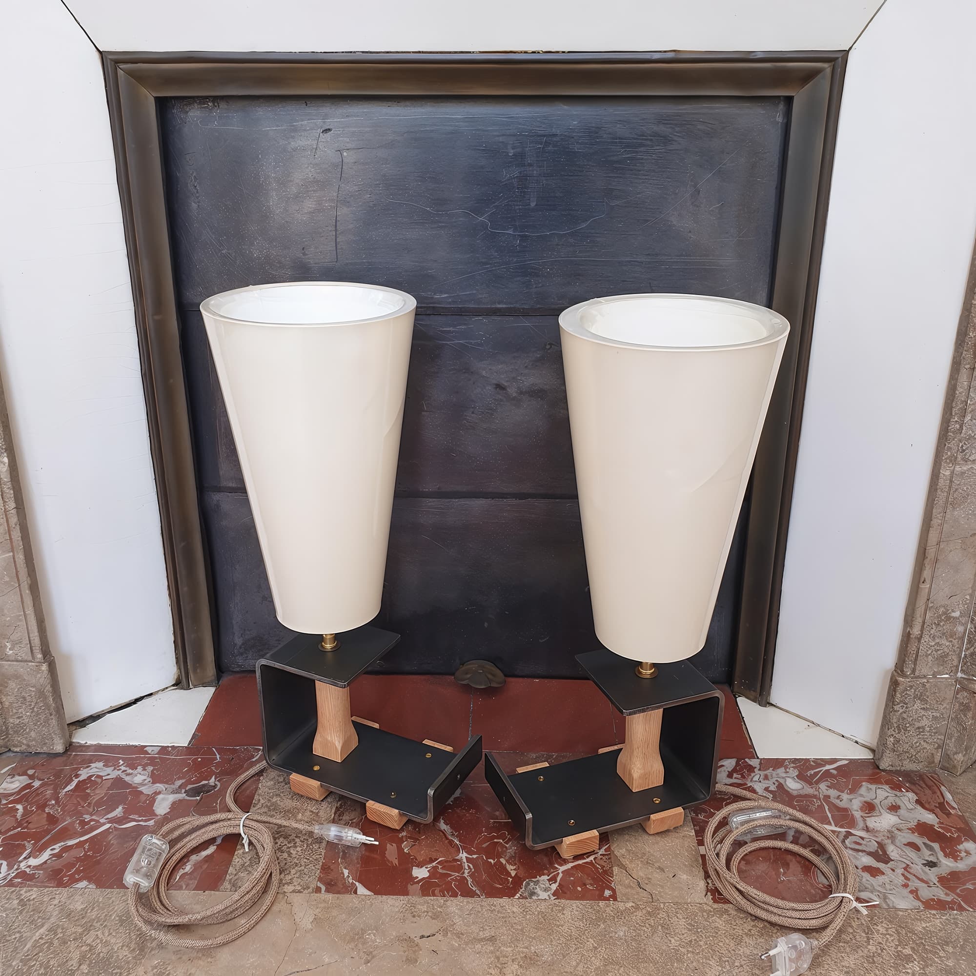 Paire de luminaires Art Déco, chêne massif & métal image 4