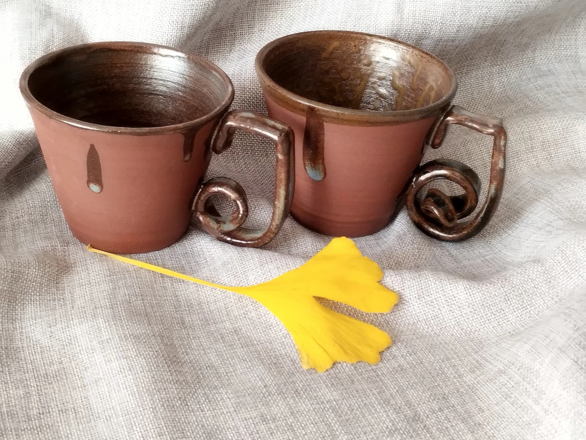 Tasse à café avec anse sculpté image 1