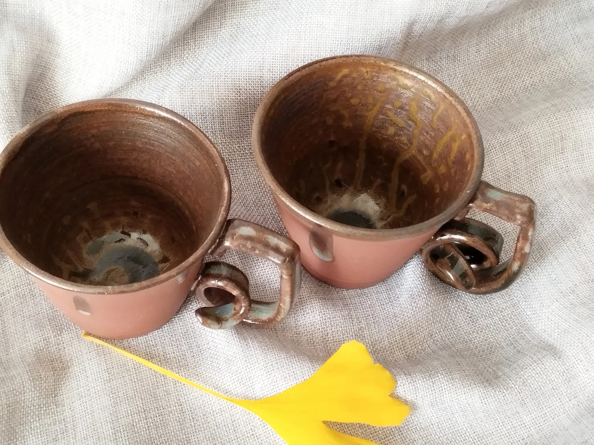 Tasse à café avec anse sculpté image 2