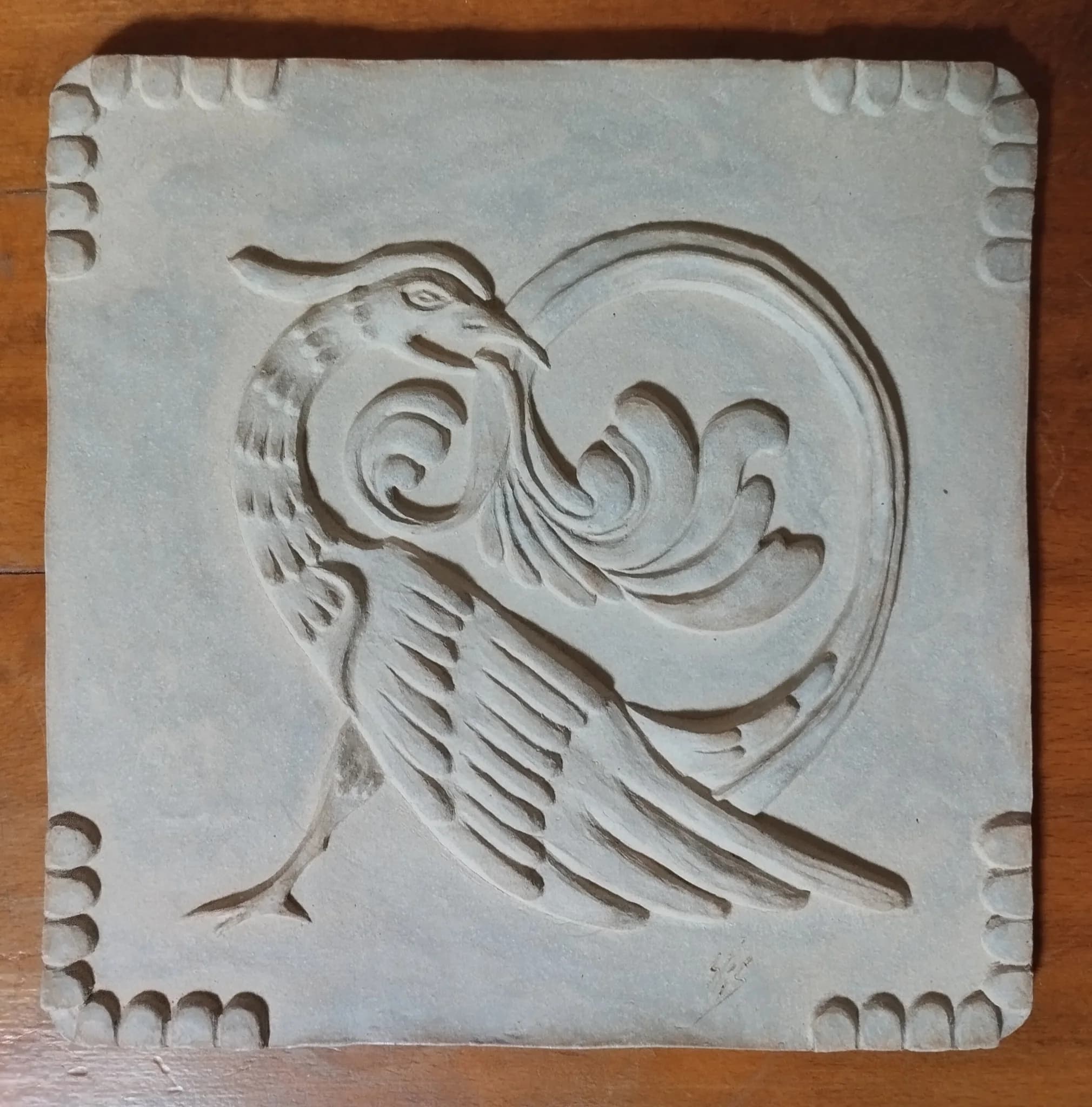 Panneau mural en bas relief, oiseau sculpté image 1