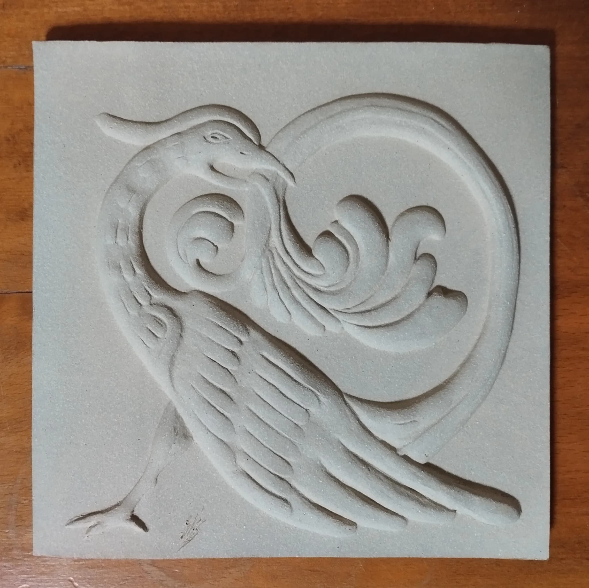 Panneau mural en bas relief, oiseau sculpté image 4