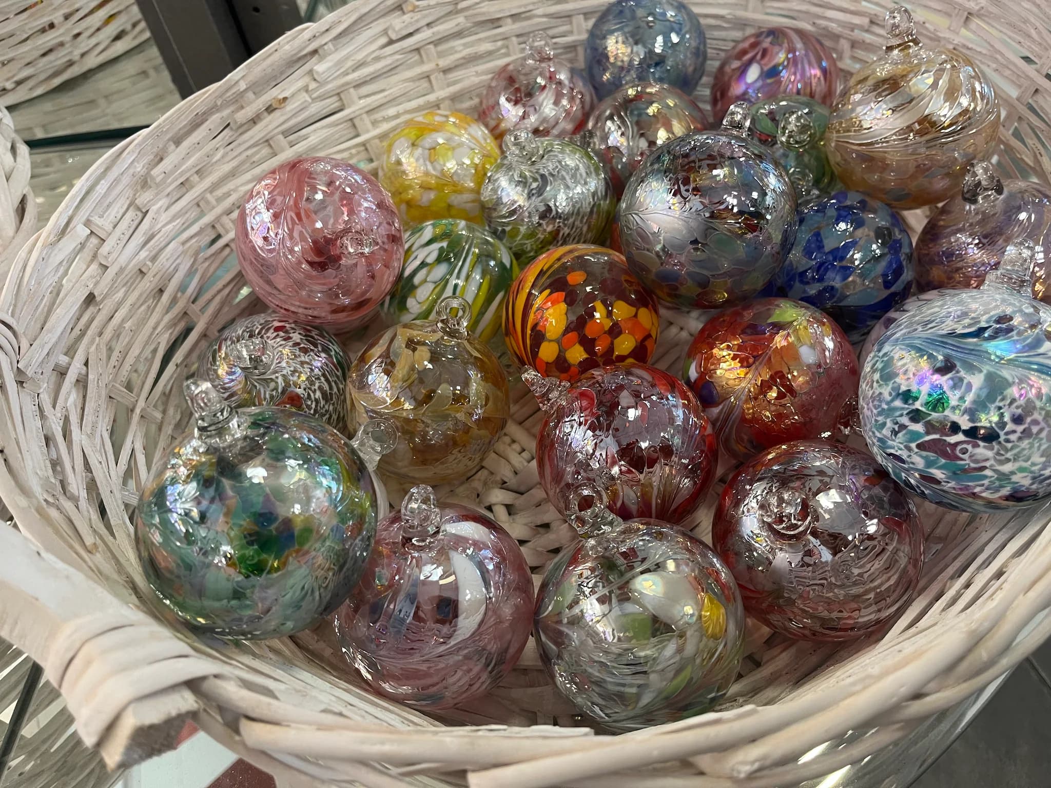 Boule de Noël soufflée, verre artisanal image 2