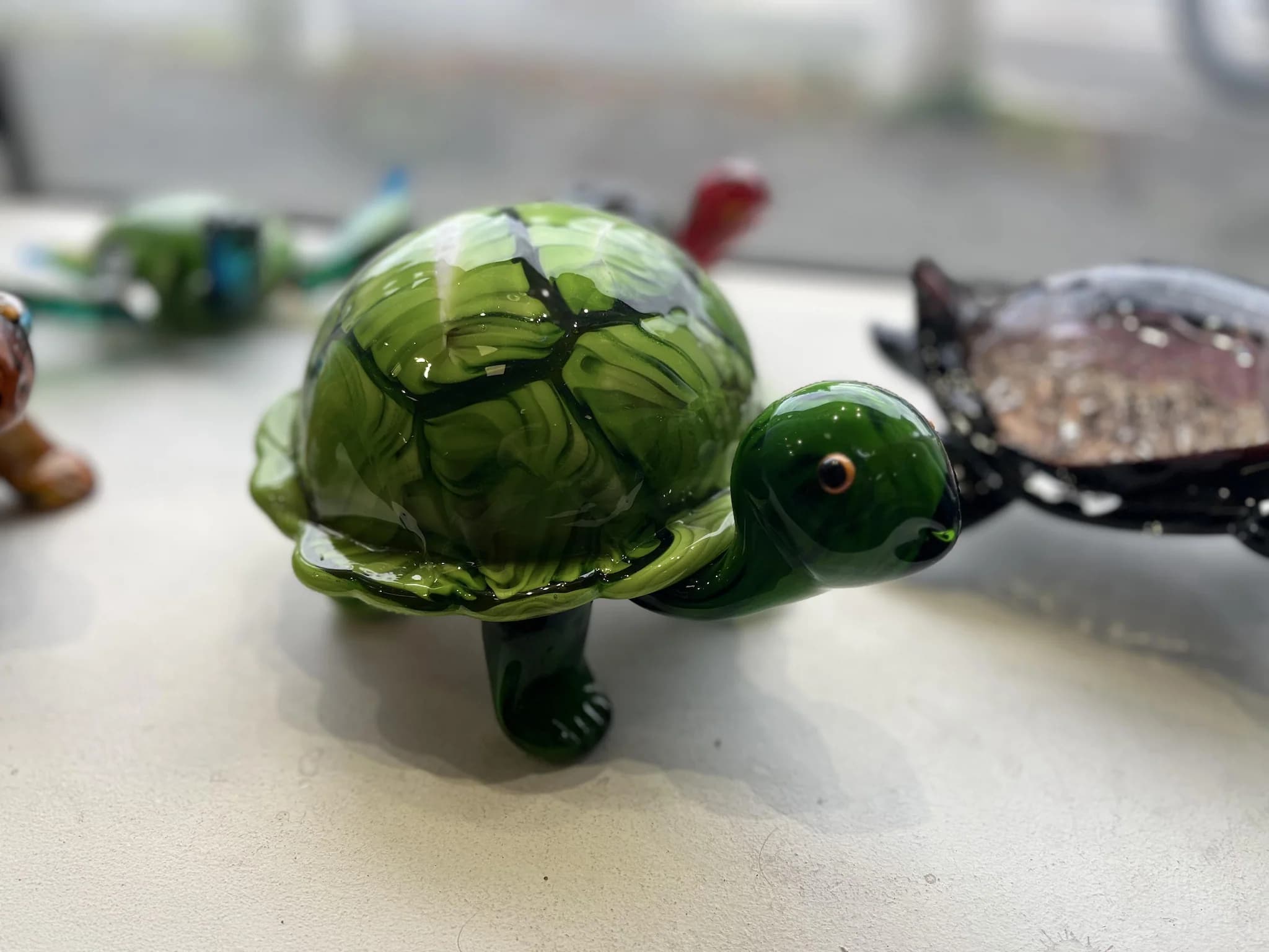 Tortue en verre soufflé, pièce artisanale image 1