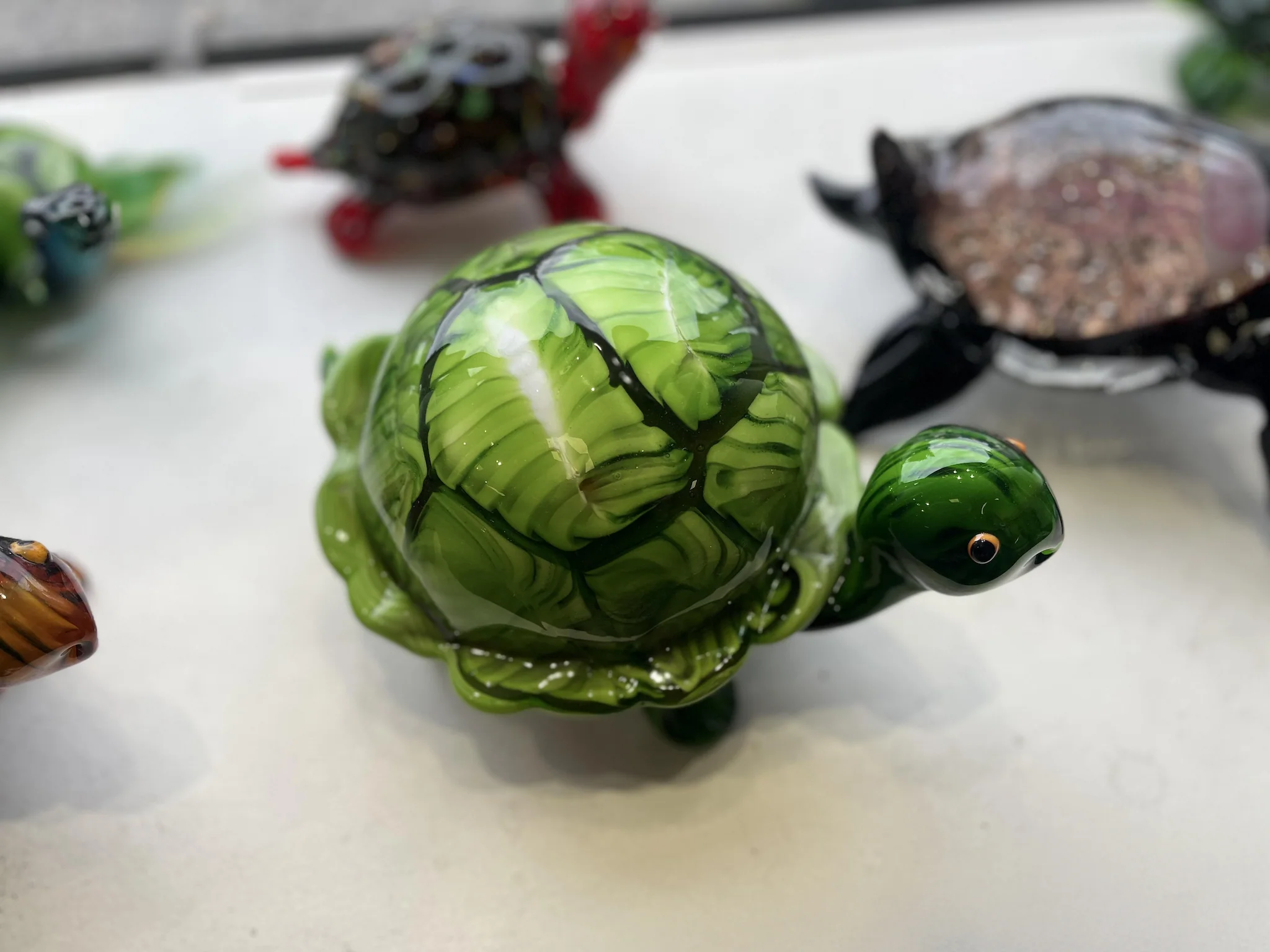 Tortue en verre soufflé, pièce artisanale image 2